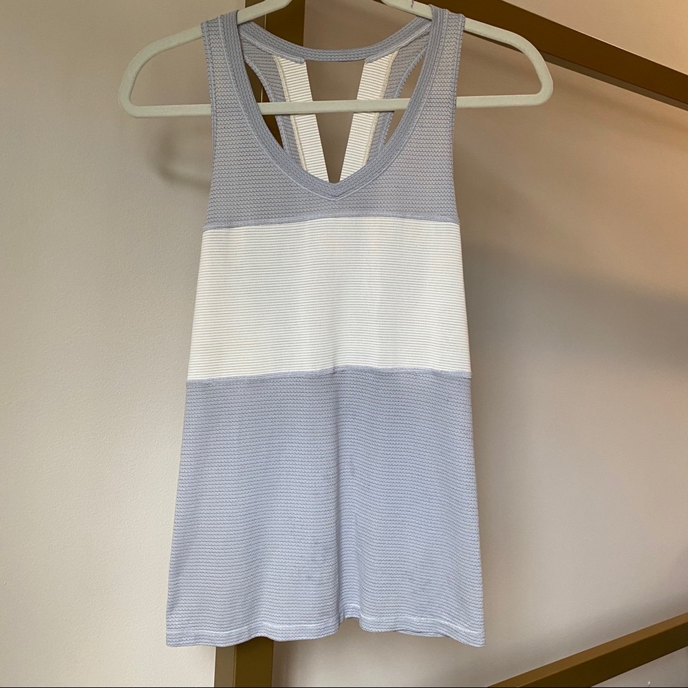 Women’s v-neck lululemon tank- size 4